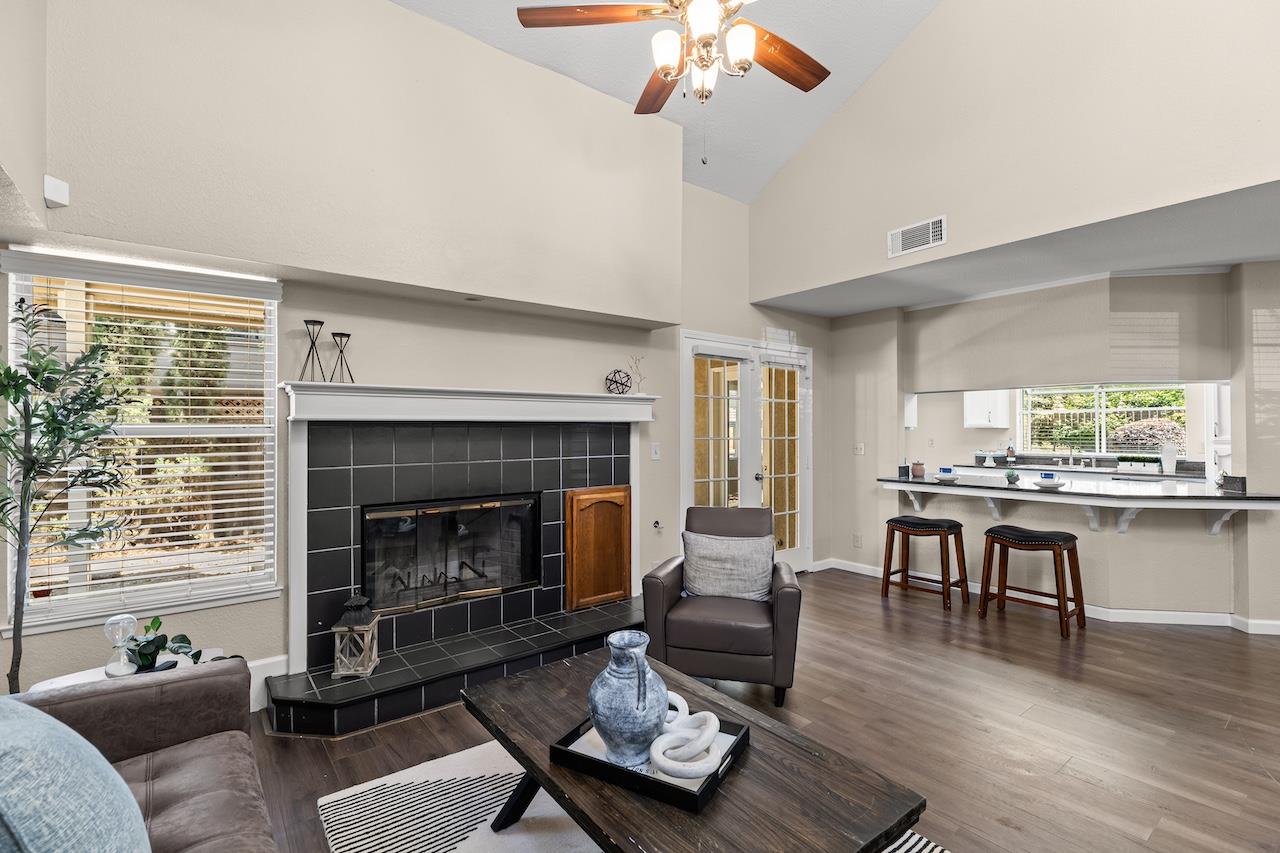 244 Laurelwood Cir, Manteca, CA 95336