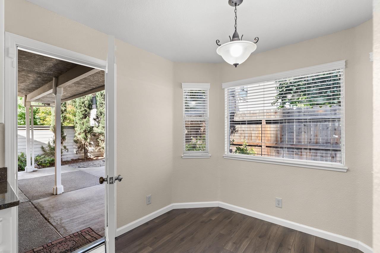 244 Laurelwood Cir, Manteca, CA 95336