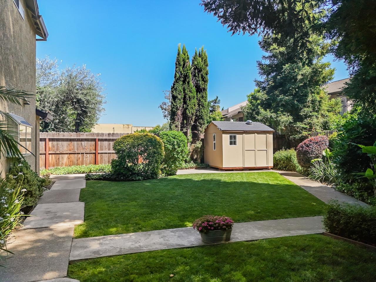 244 Laurelwood Cir, Manteca, CA 95336