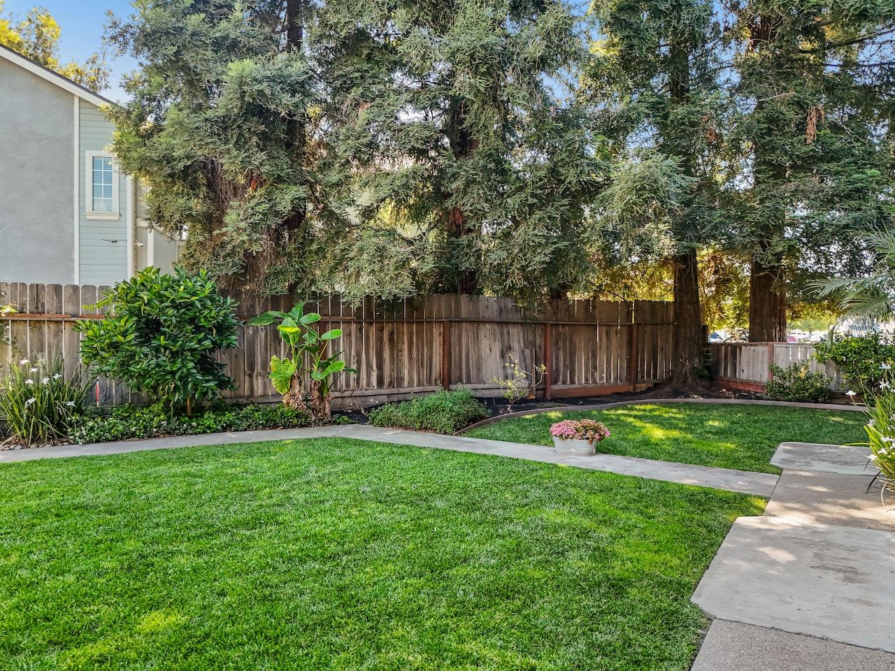 244 Laurelwood Cir, Manteca, CA 95336