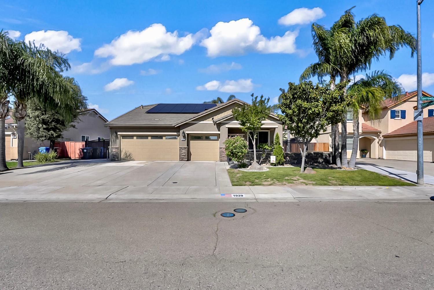 1929 Sparrowhawk St, Manteca, CA 95337