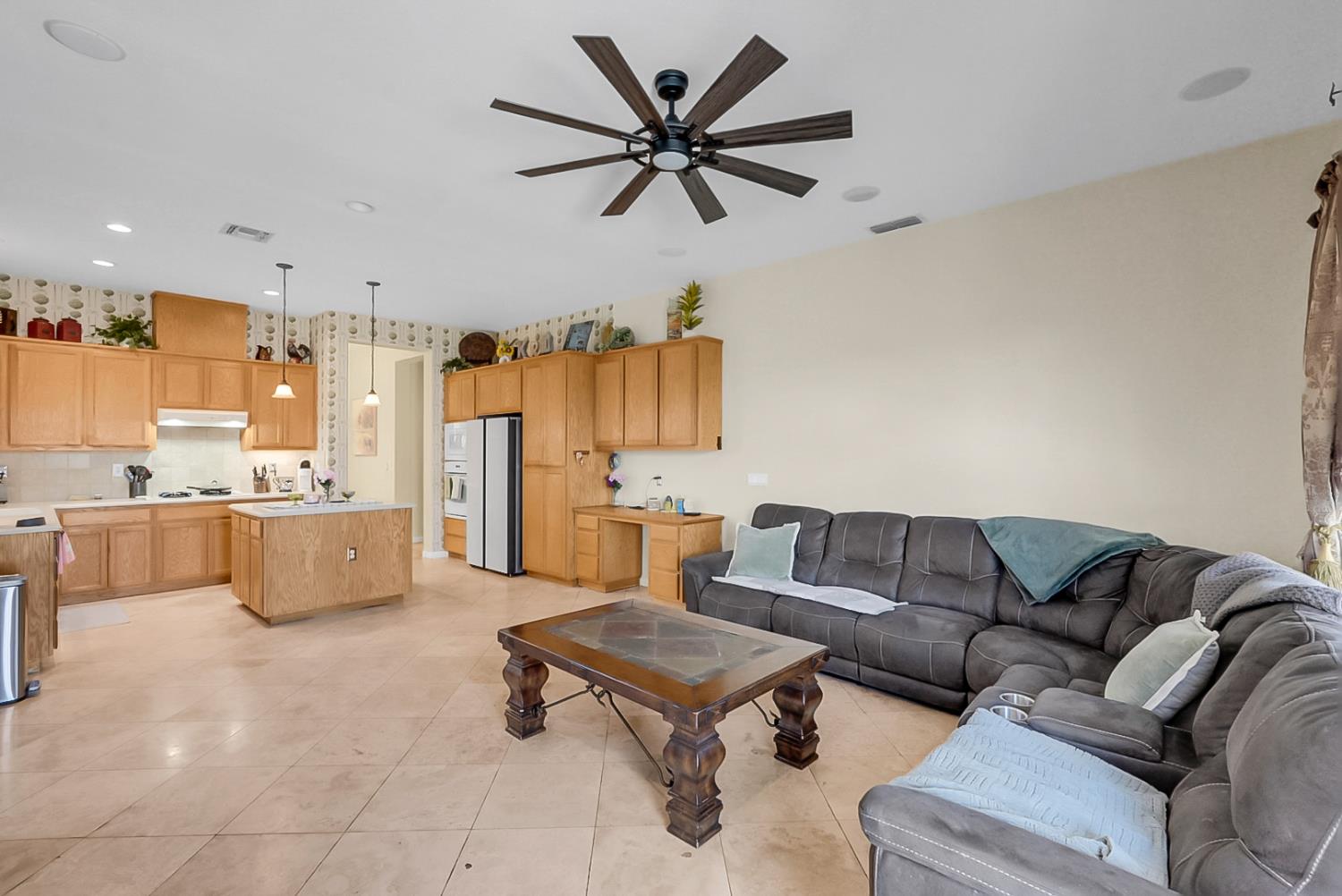 1929 Sparrowhawk St, Manteca, CA 95337