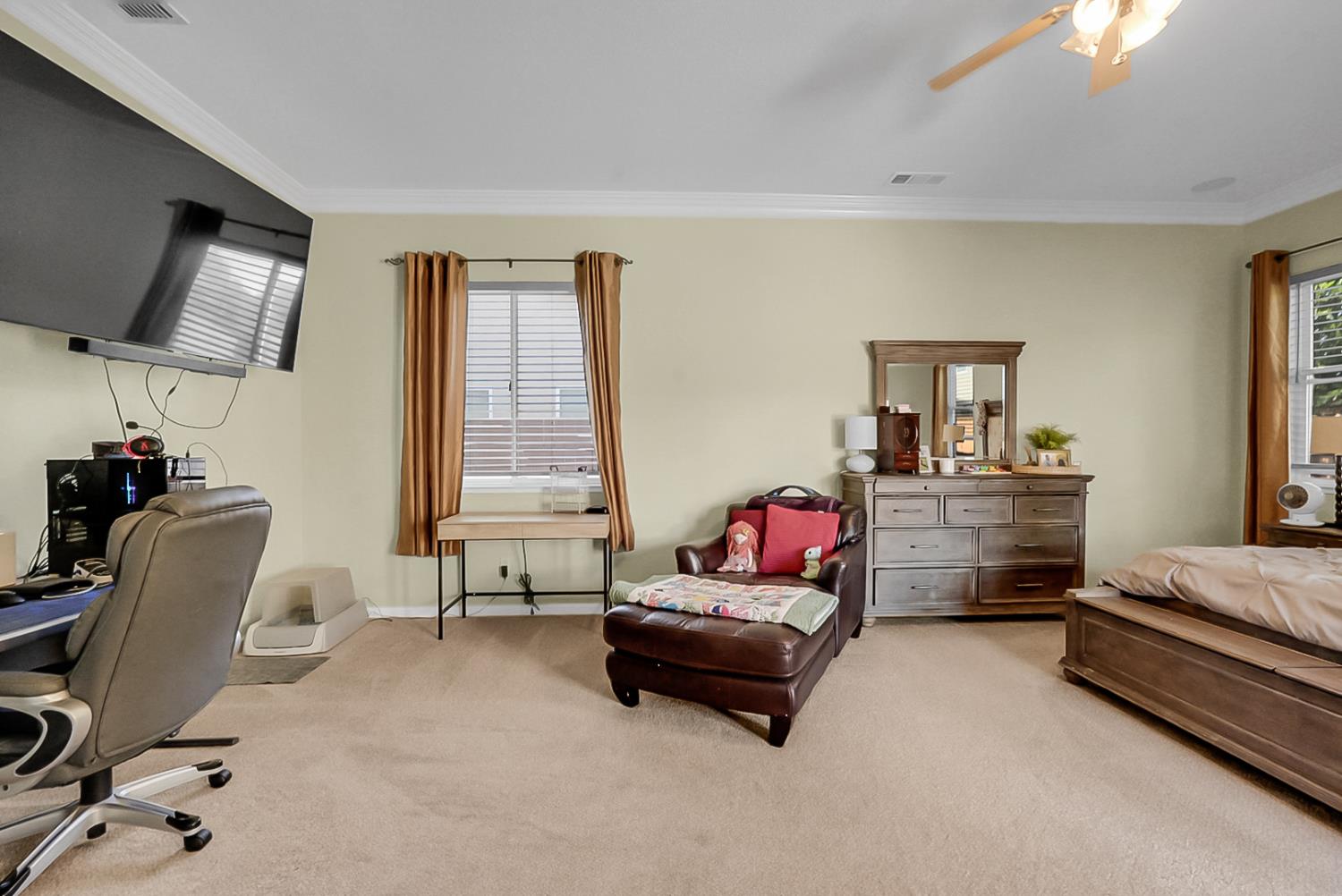 1929 Sparrowhawk St, Manteca, CA 95337