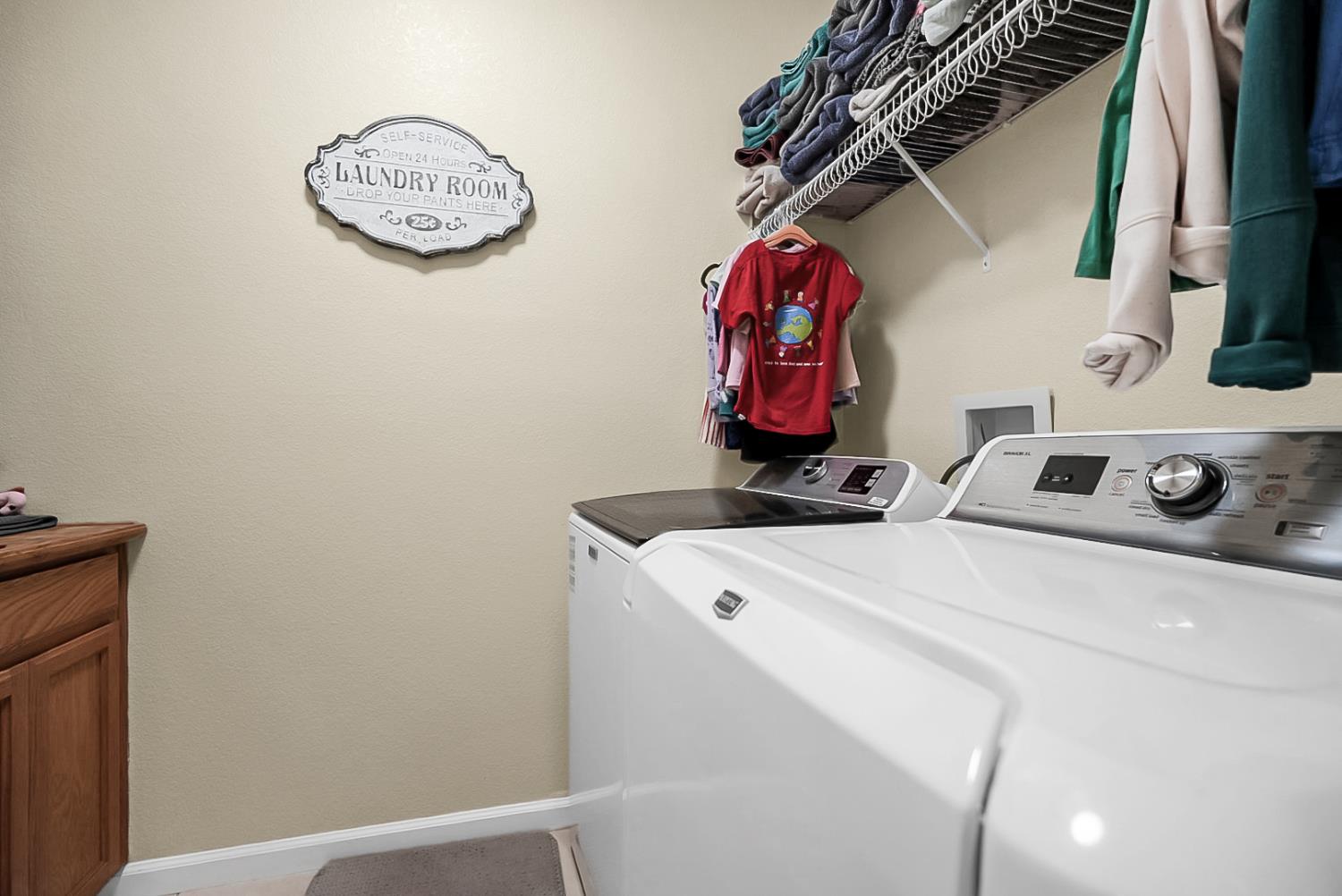 1929 Sparrowhawk St, Manteca, CA 95337