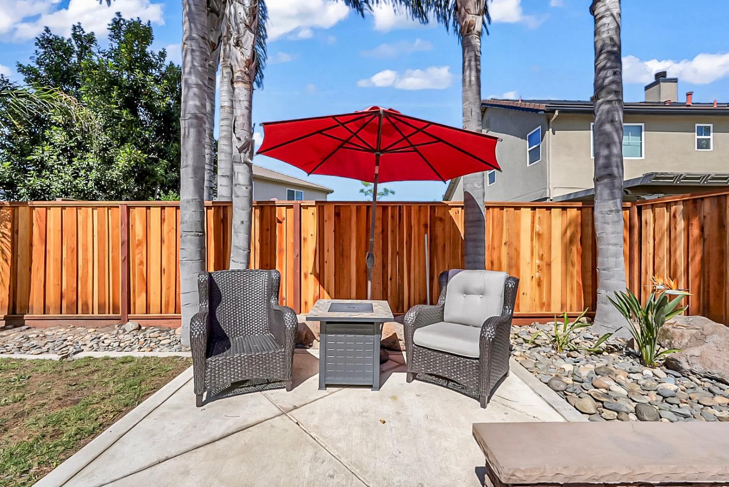 1929 Sparrowhawk St, Manteca, CA 95337