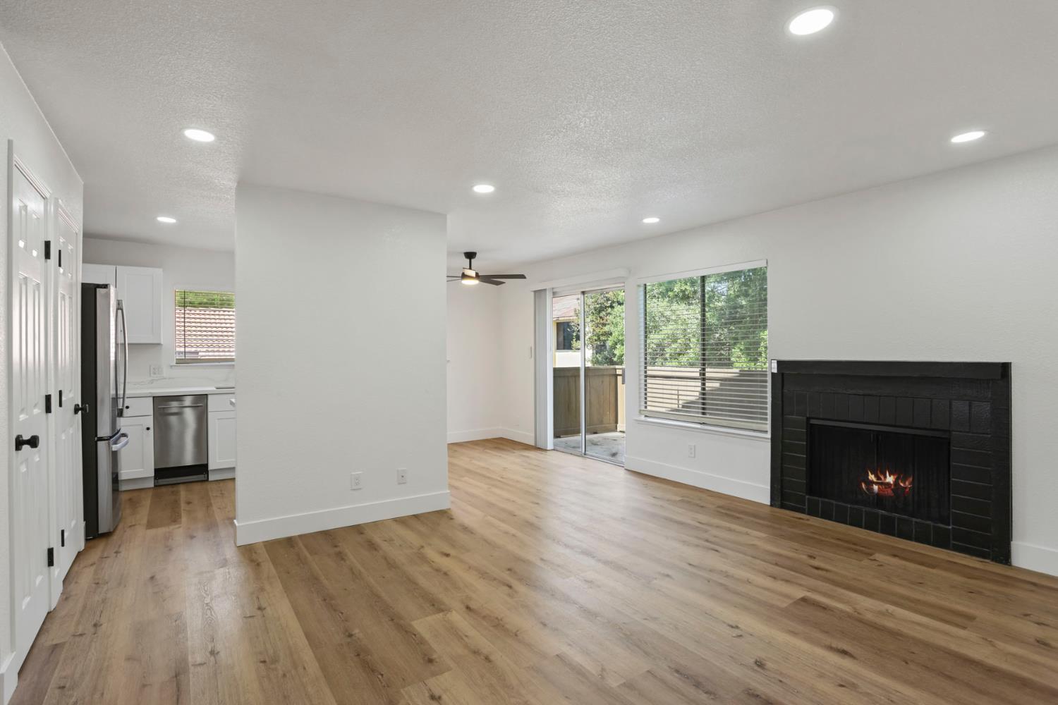 3701 Colonial Dr, Modesto, CA 95356