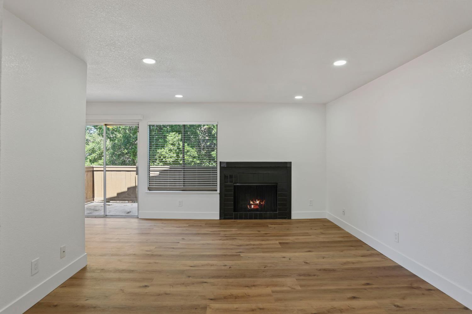 3701 Colonial Dr, Modesto, CA 95356