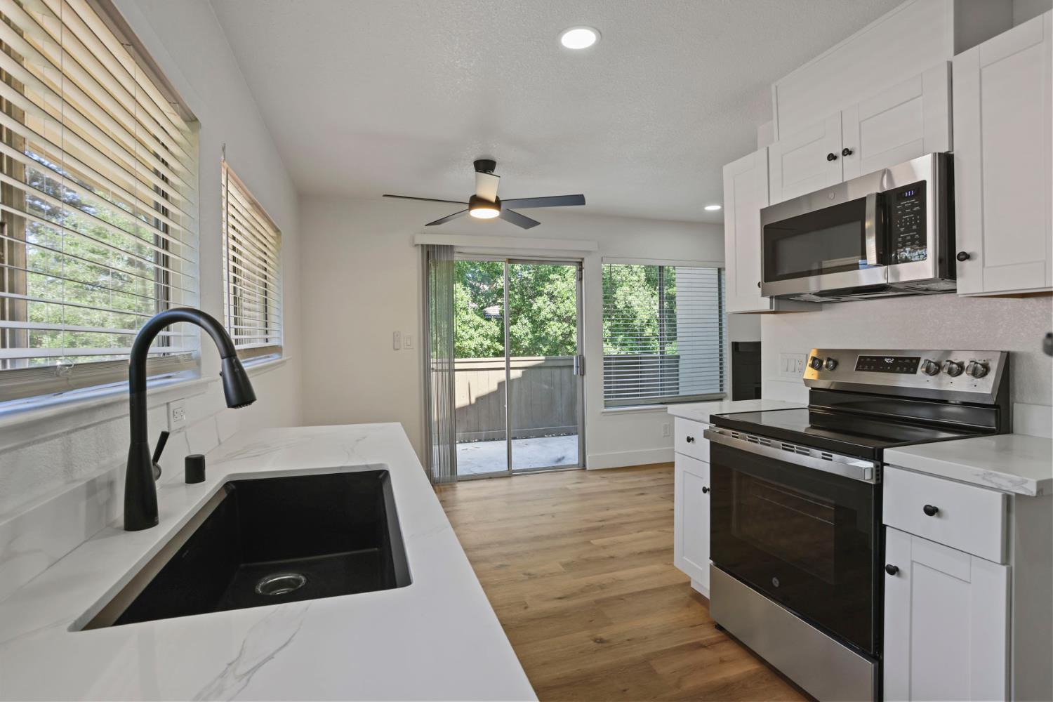 3701 Colonial Dr, Modesto, CA 95356