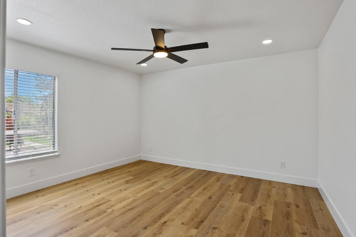 3701 Colonial Dr, Modesto, CA 95356