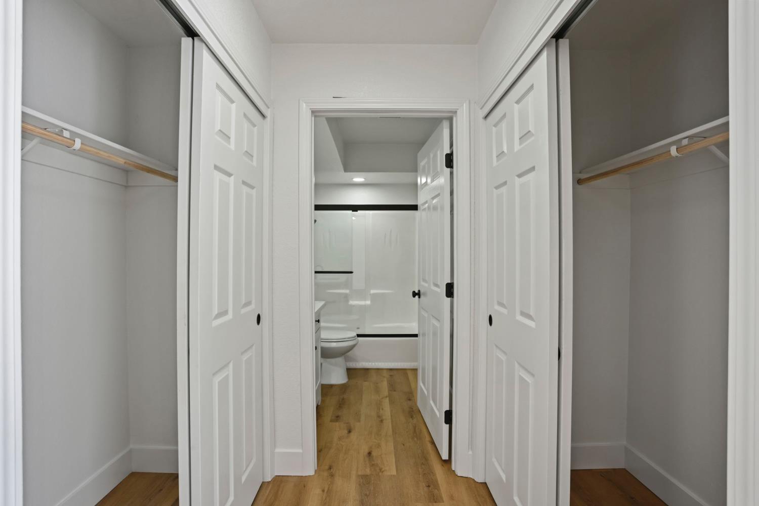 3701 Colonial Dr, Modesto, CA 95356