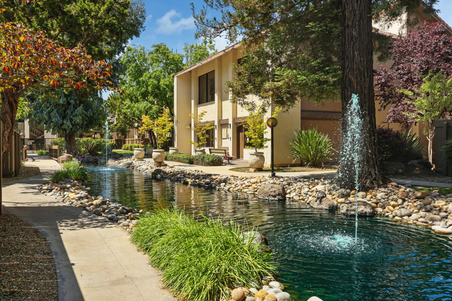 3701 Colonial Dr, Modesto, CA 95356