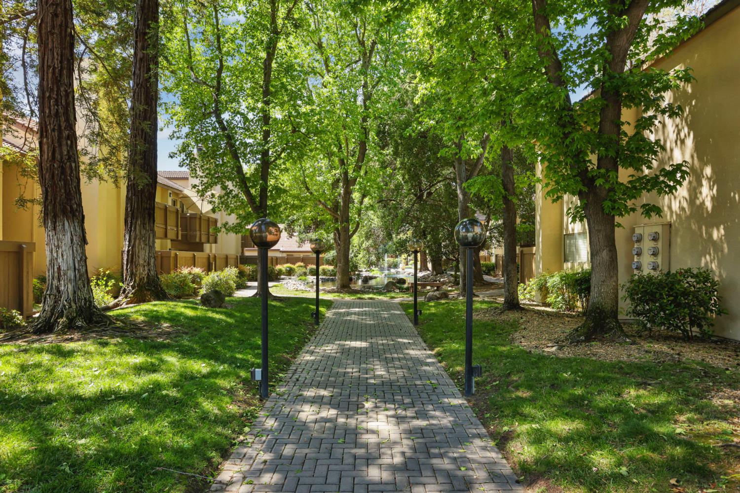 3701 Colonial Dr, Modesto, CA 95356