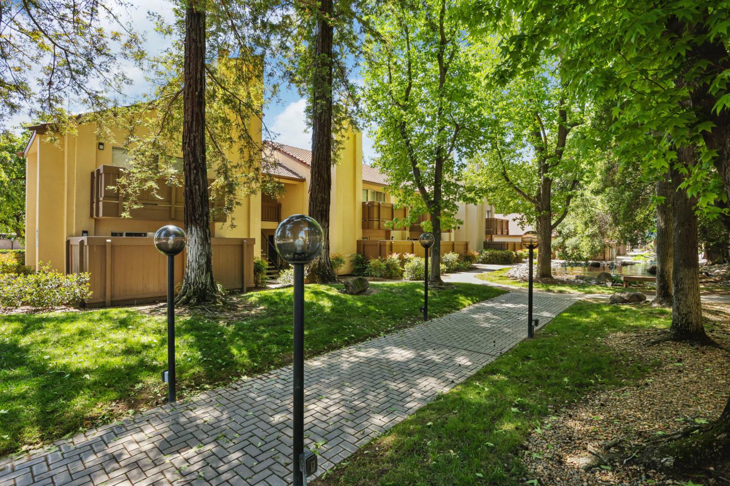 3701 Colonial Dr, Modesto, CA 95356