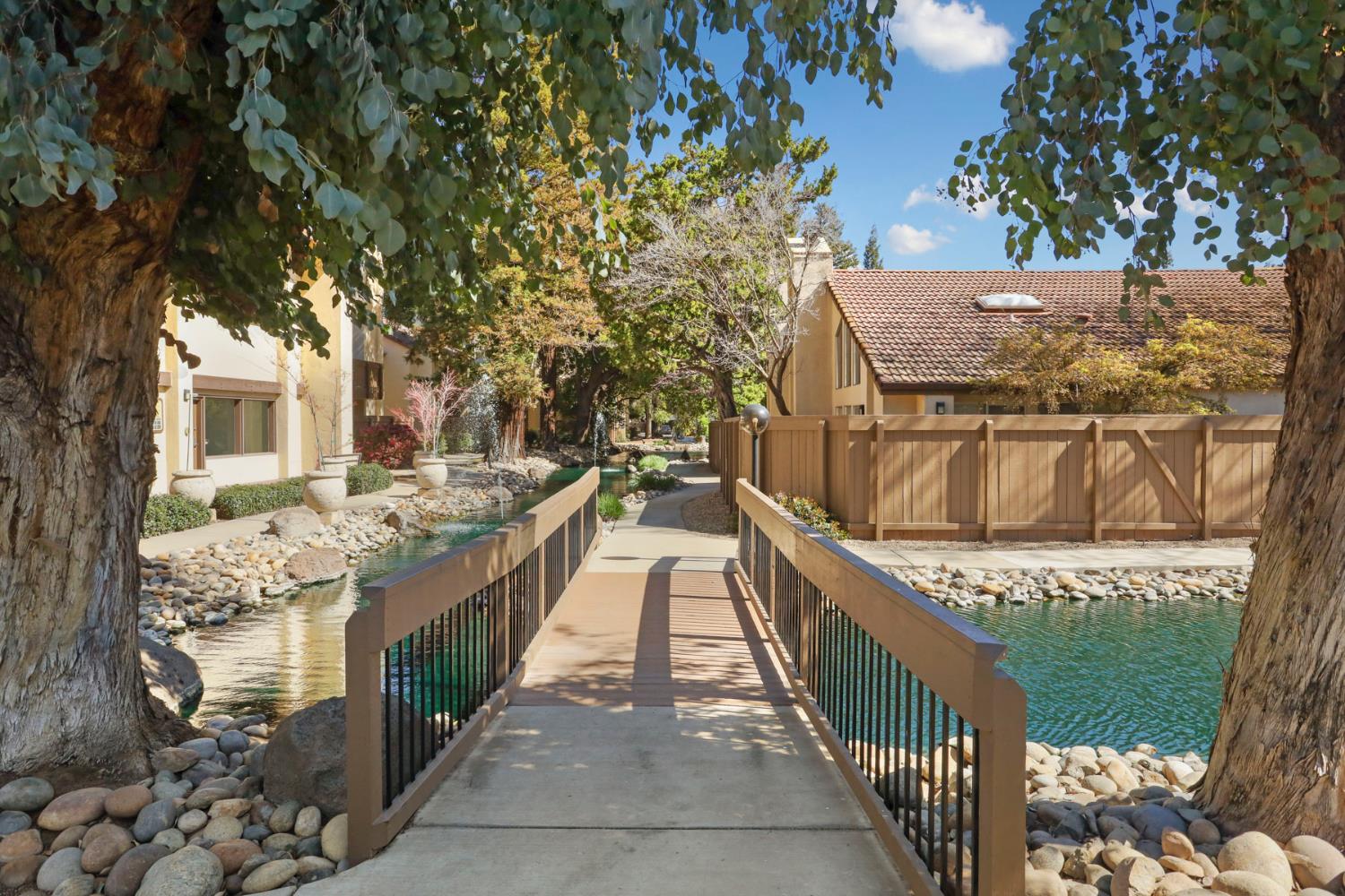 3701 Colonial Dr, Modesto, CA 95356