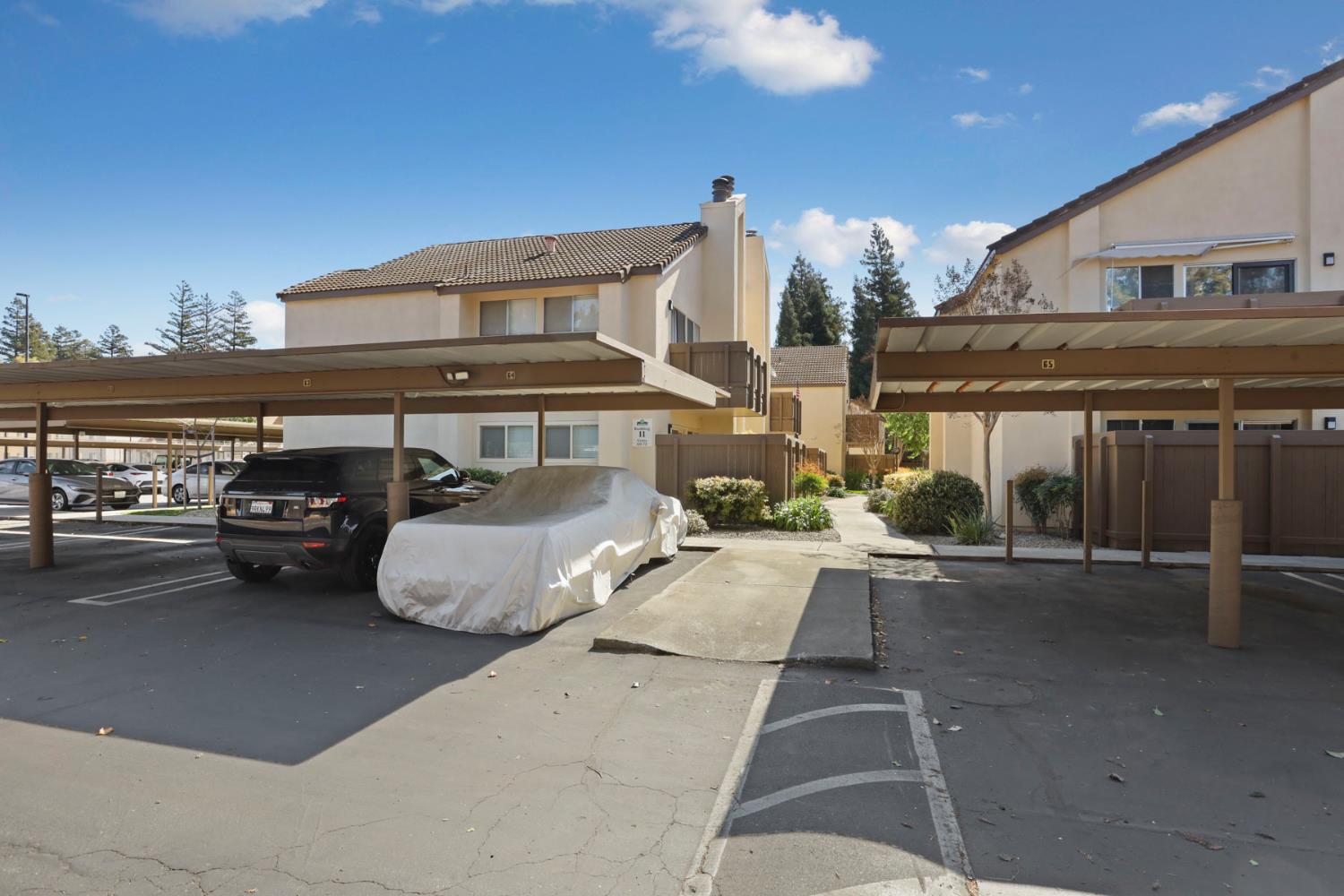 3701 Colonial Dr, Modesto, CA 95356