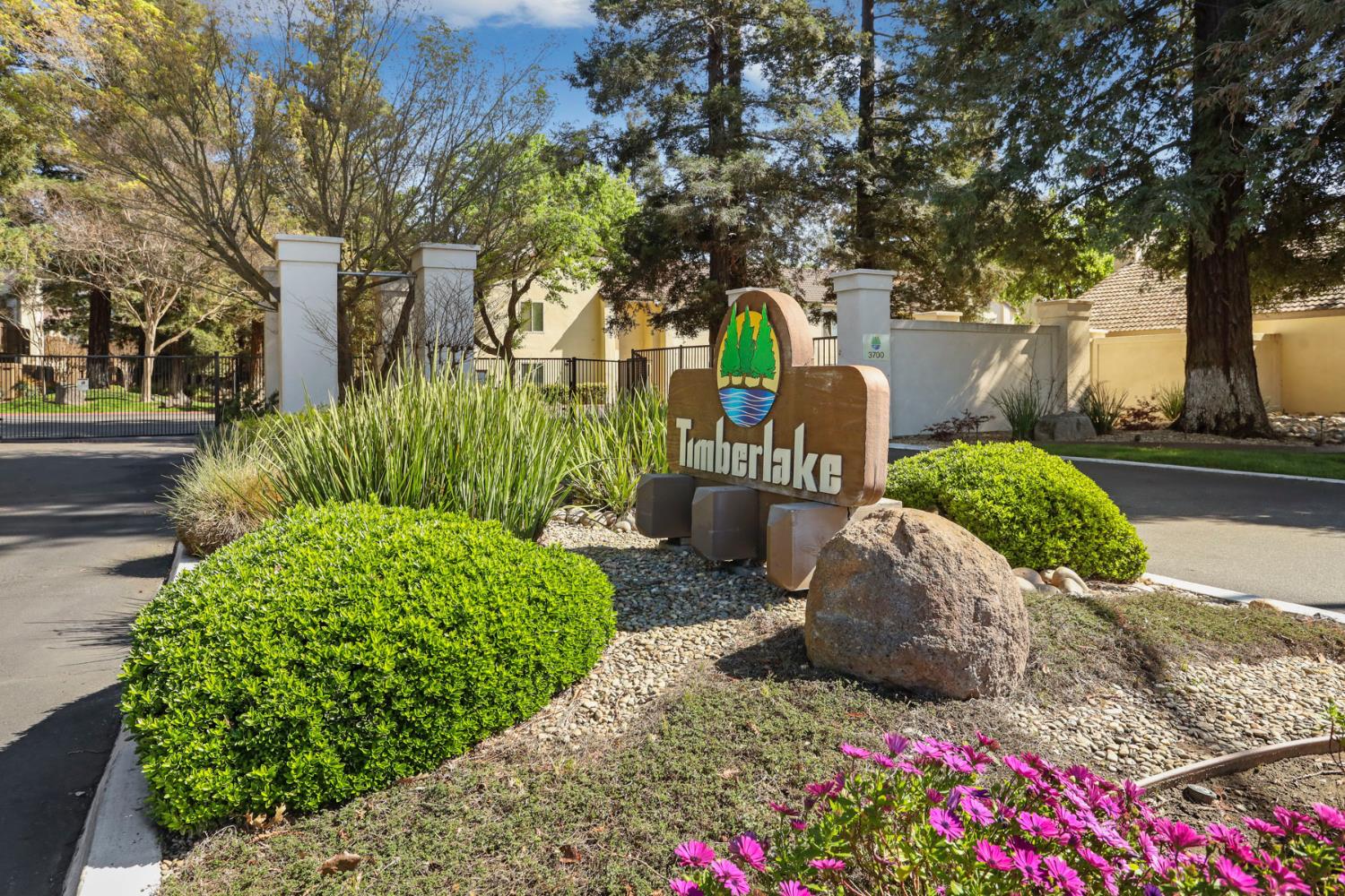 3701 Colonial Dr, Modesto, CA 95356