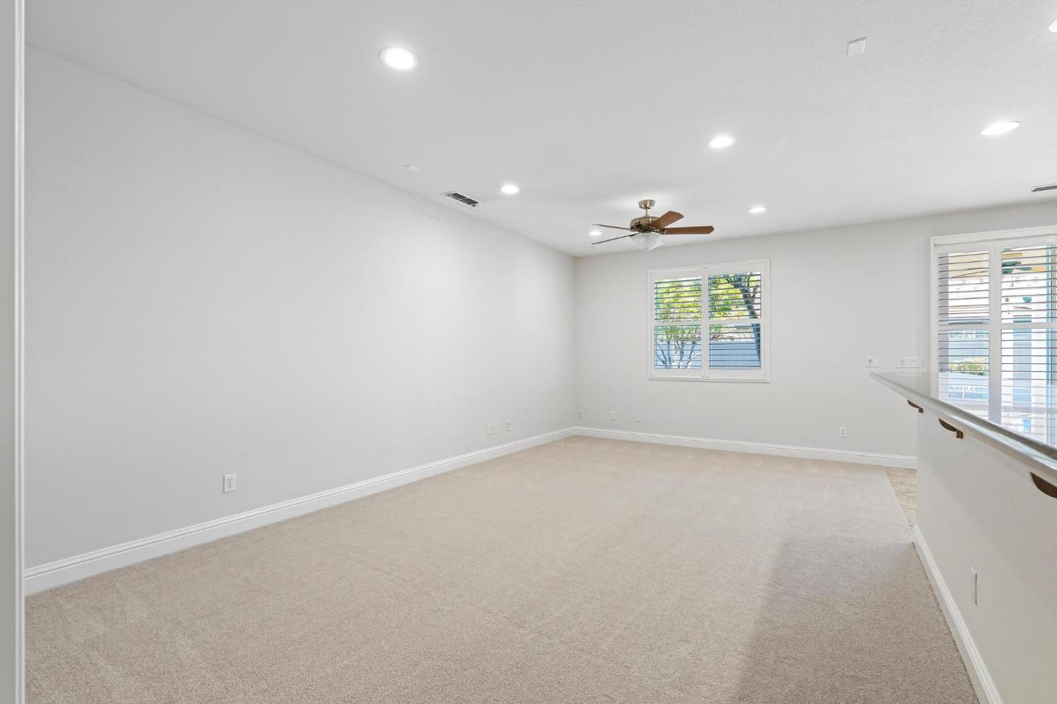 2314 Shadow Berry Dr, Manteca, CA 95336