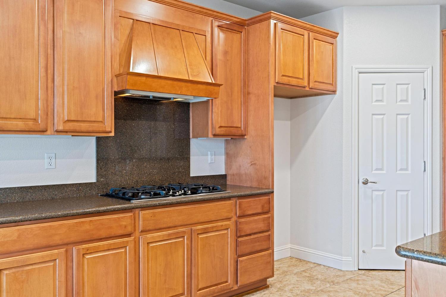 2314 Shadow Berry Dr, Manteca, CA 95336