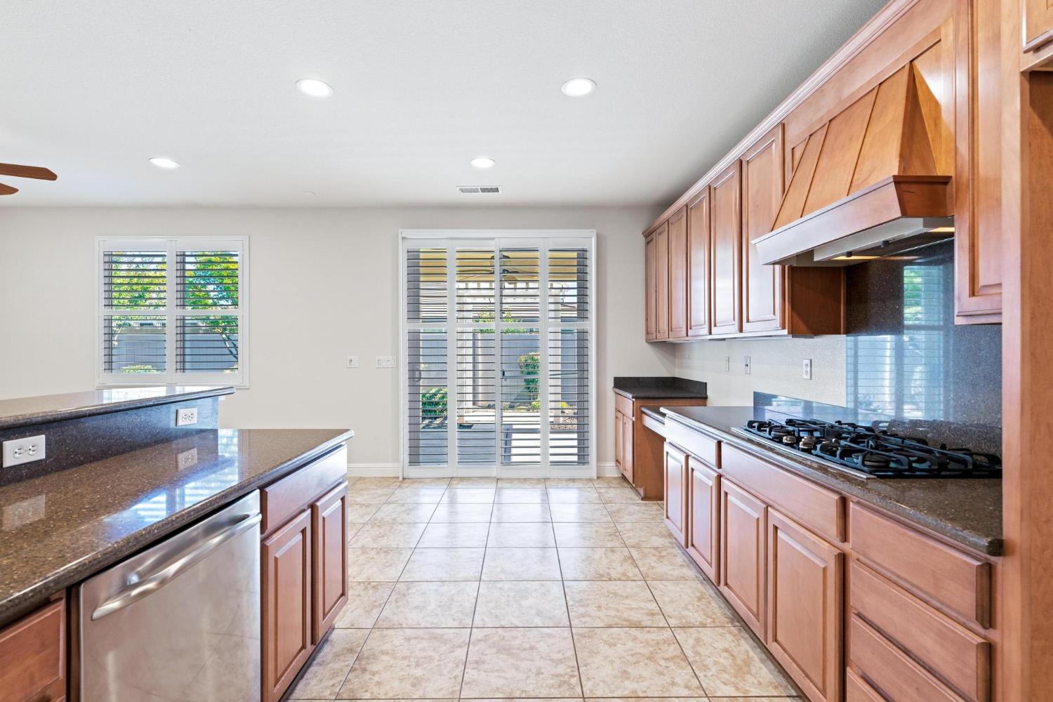 2314 Shadow Berry Dr, Manteca, CA 95336