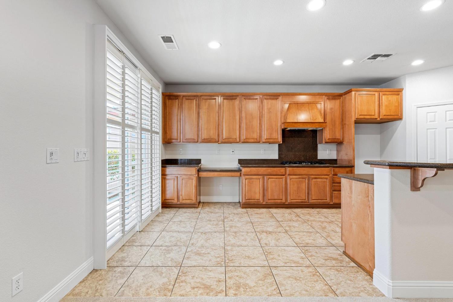 2314 Shadow Berry Dr, Manteca, CA 95336