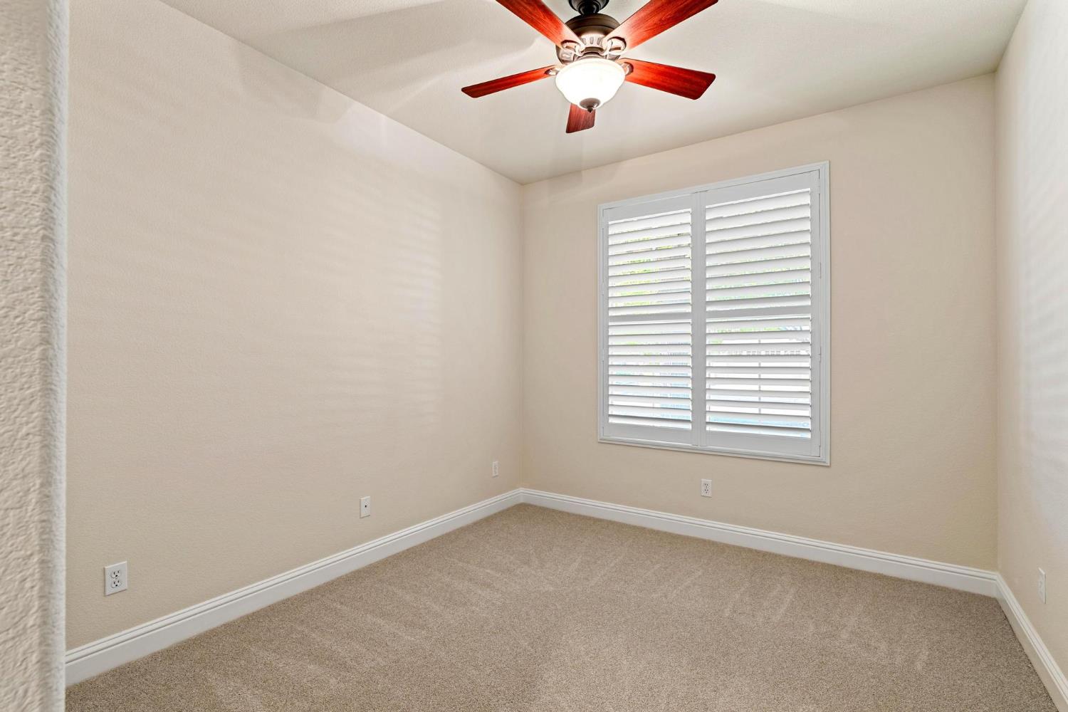 2314 Shadow Berry Dr, Manteca, CA 95336