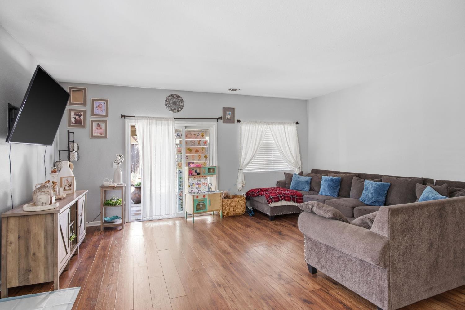 1913 St Augustine Ct, Modesto, CA 95358