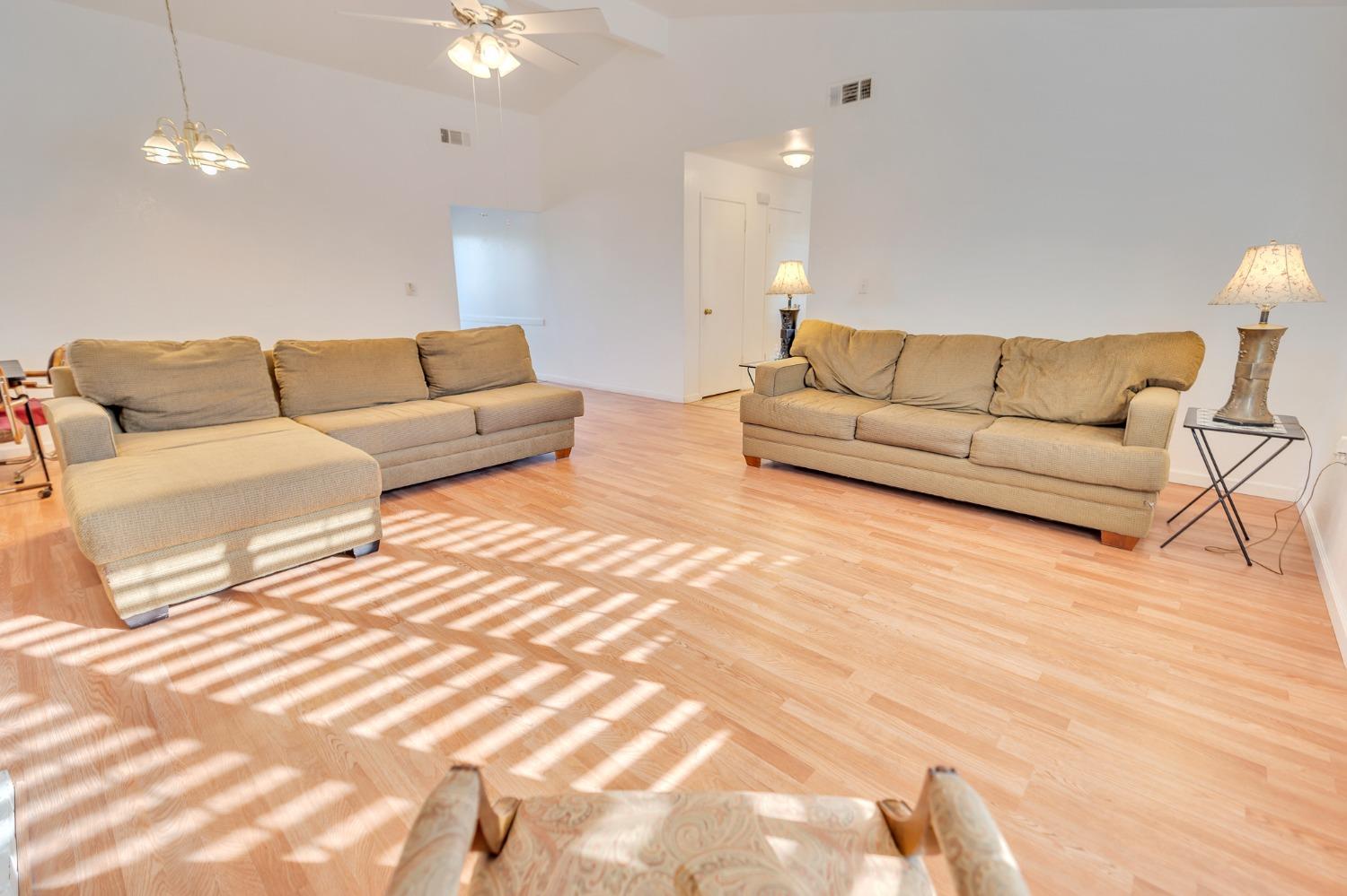 1316 Chukar St, Los Banos, CA 93635