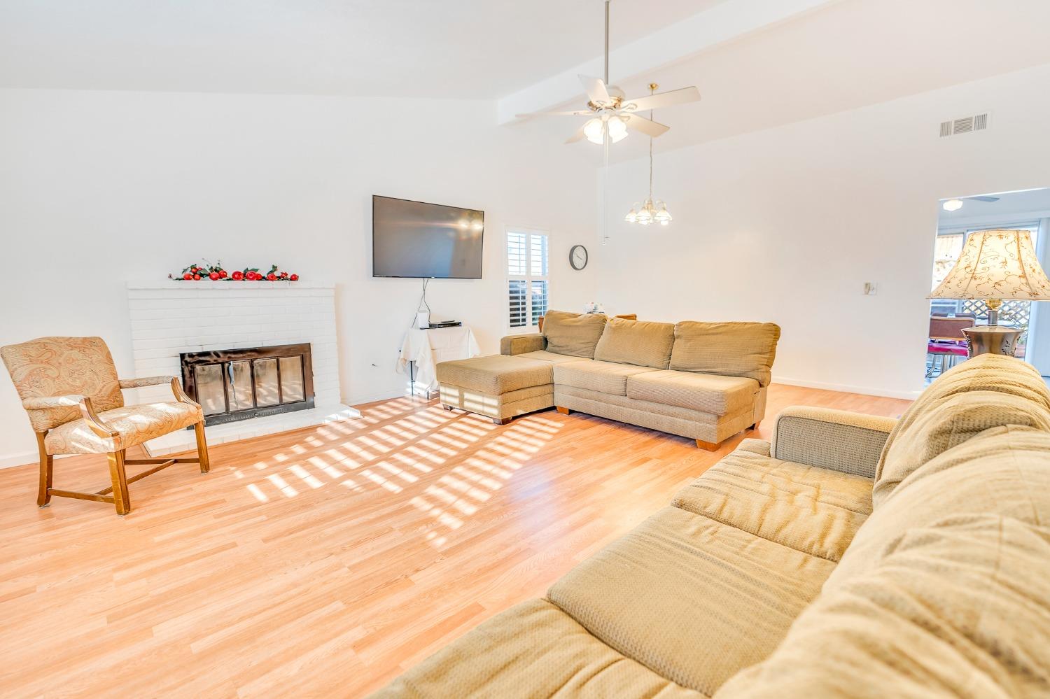 1316 Chukar St, Los Banos, CA 93635