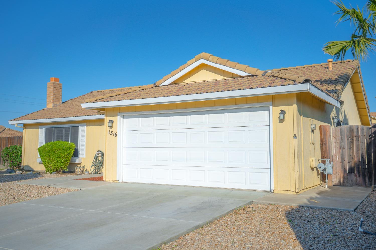 1316 Chukar St, Los Banos, CA 93635