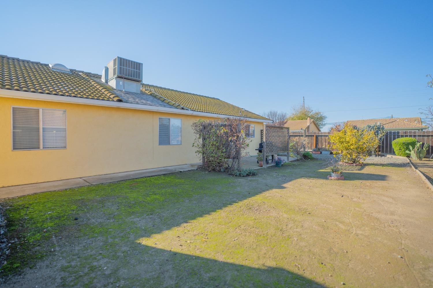 1316 Chukar St, Los Banos, CA 93635