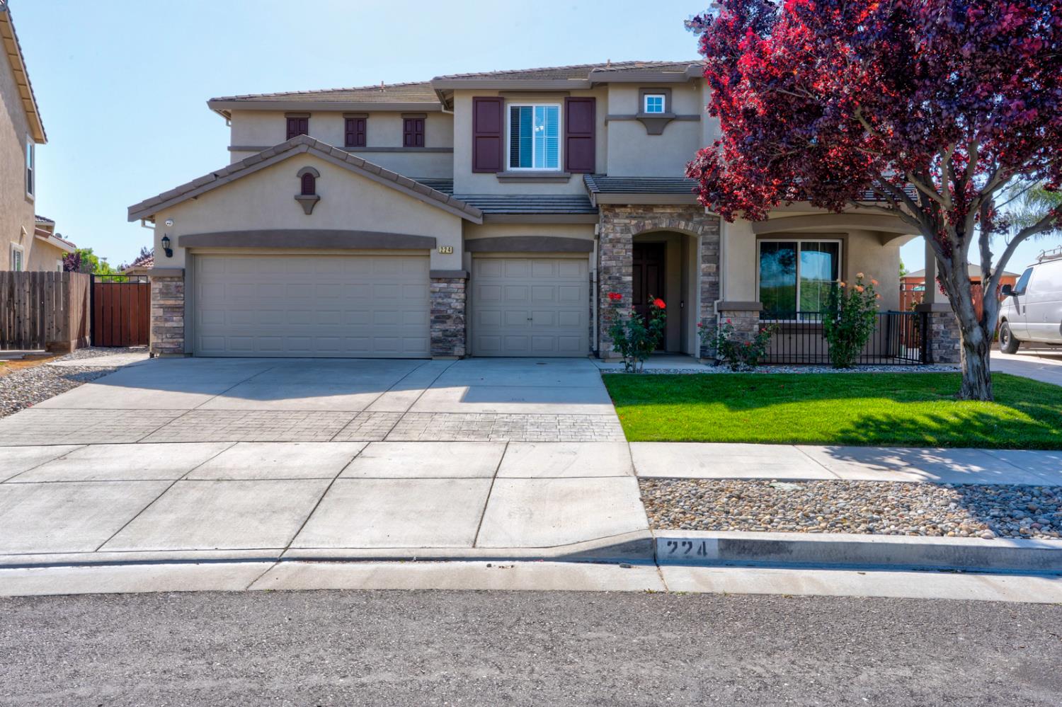 224 San Bruno St, Los Banos, CA 93635