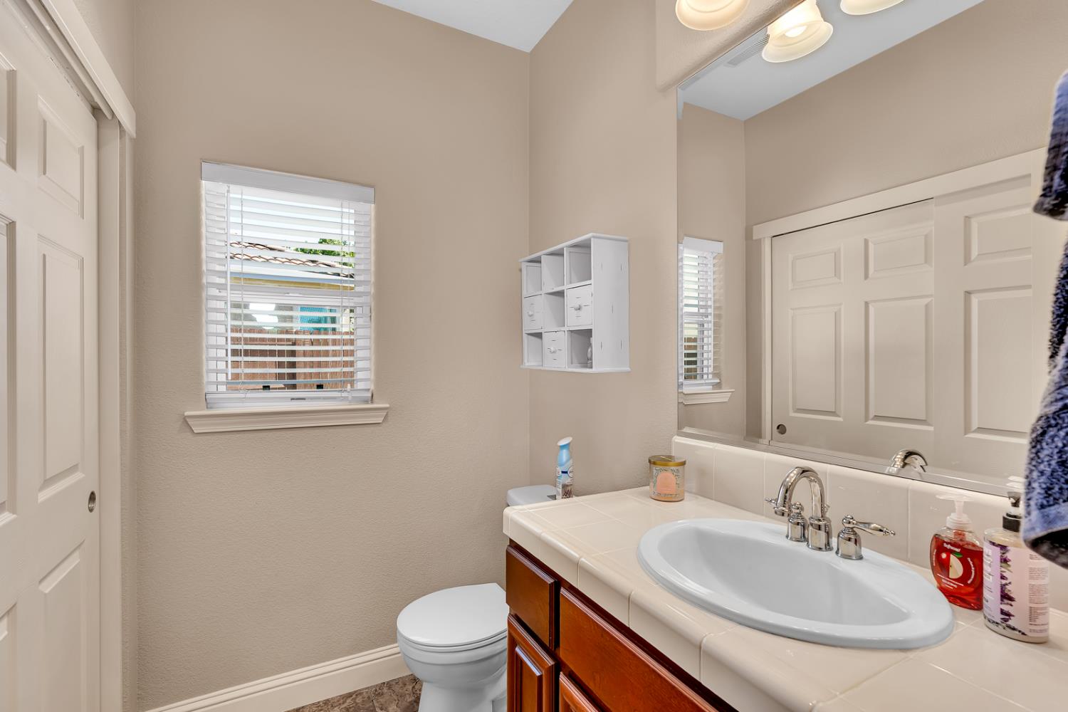 224 San Bruno St, Los Banos, CA 93635