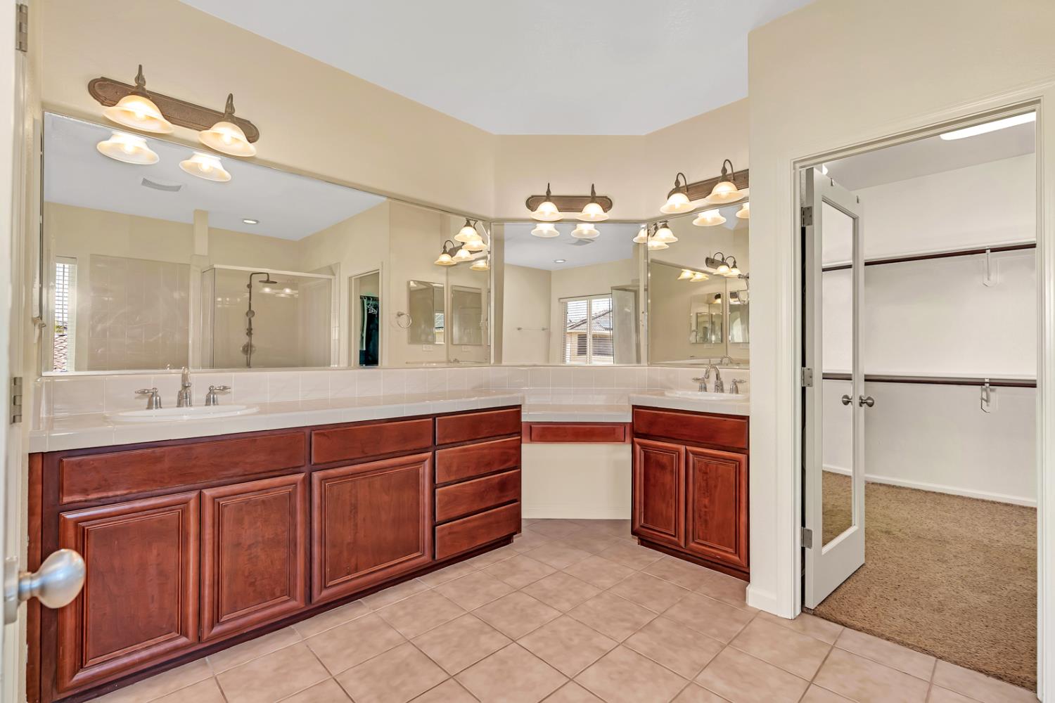 224 San Bruno St, Los Banos, CA 93635