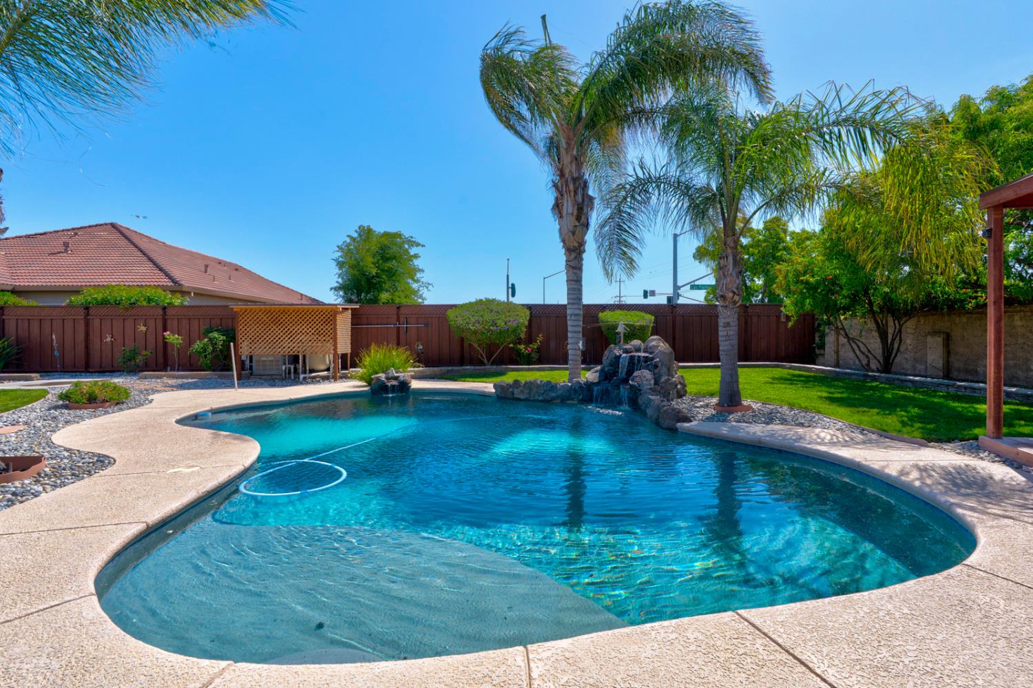 224 San Bruno St, Los Banos, CA 93635