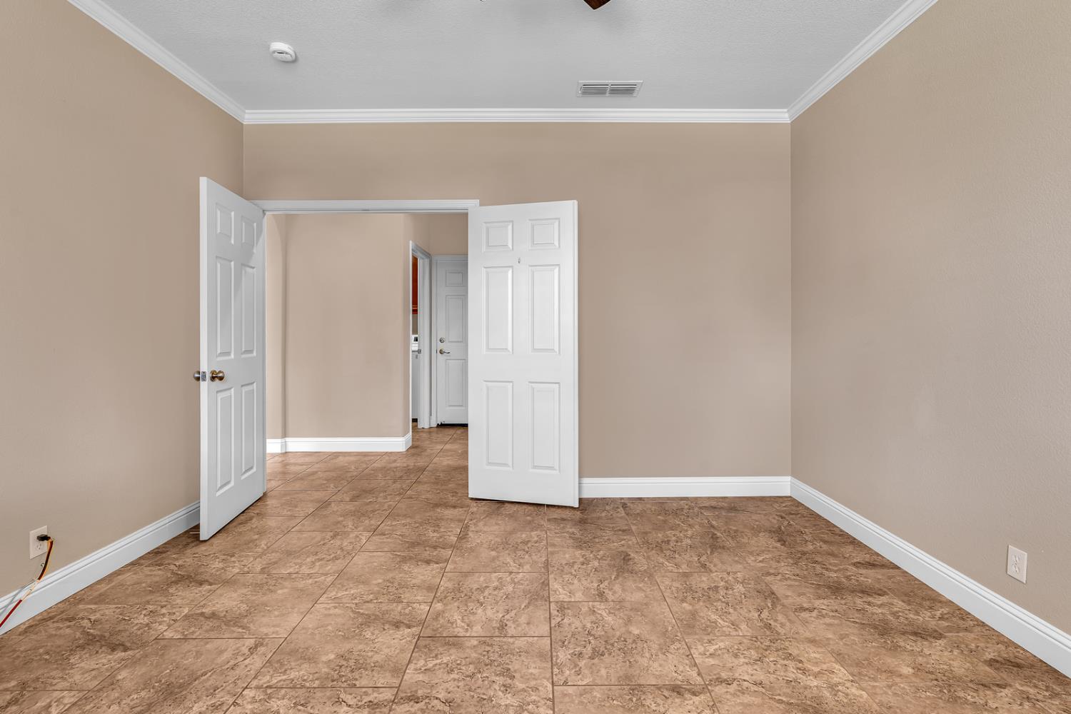 224 San Bruno St, Los Banos, CA 93635