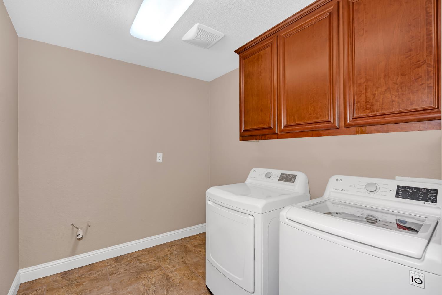 224 San Bruno St, Los Banos, CA 93635