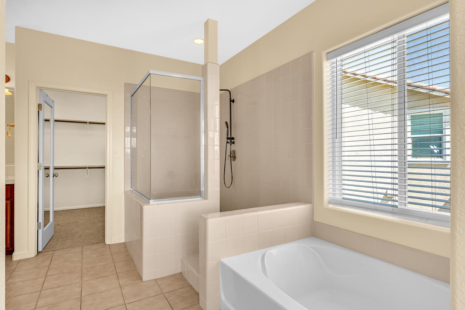 224 San Bruno St, Los Banos, CA 93635