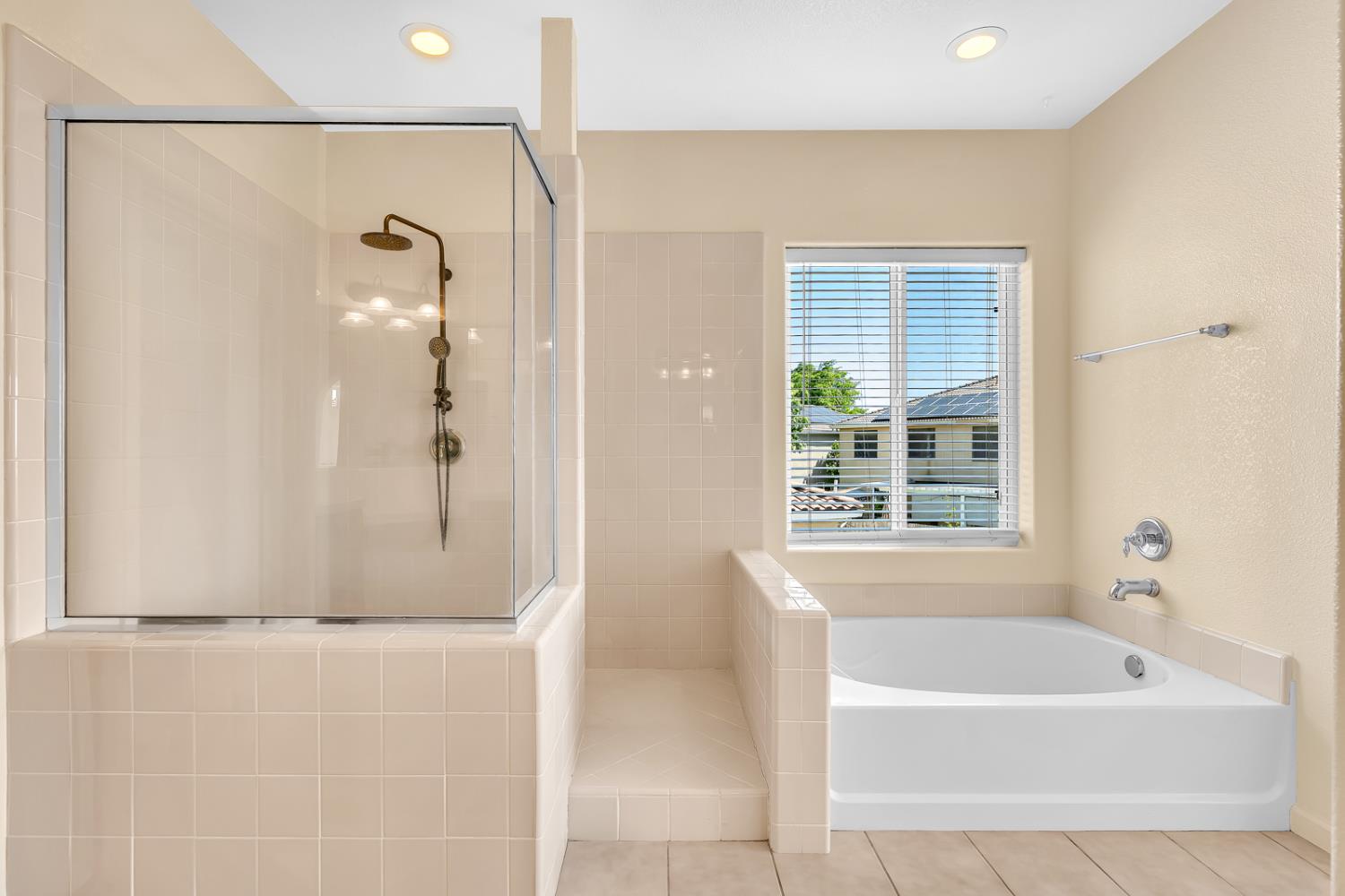 224 San Bruno St, Los Banos, CA 93635