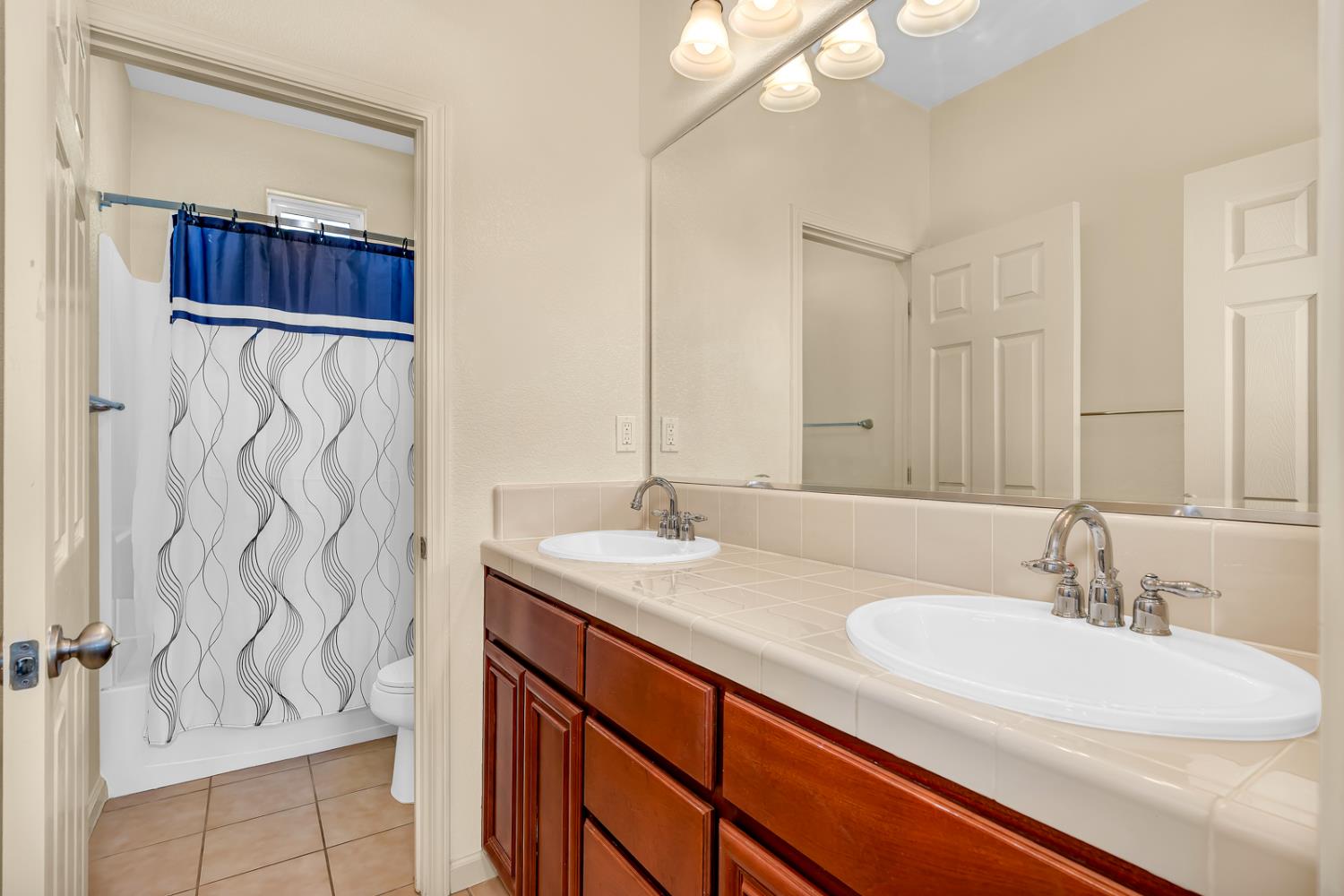 224 San Bruno St, Los Banos, CA 93635