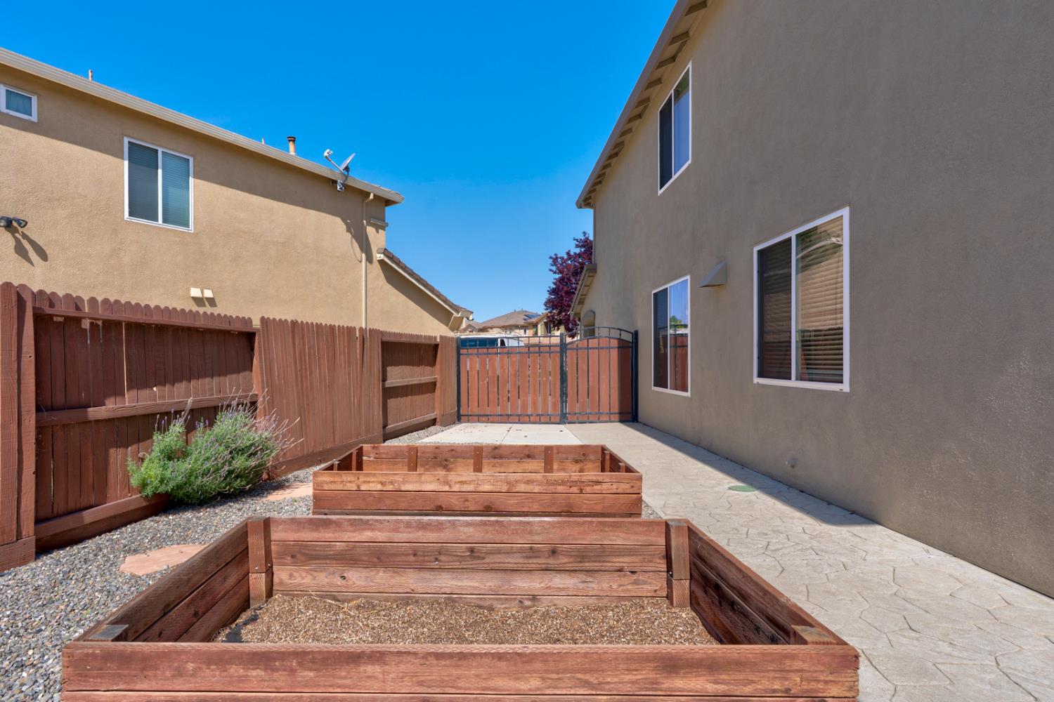 224 San Bruno St, Los Banos, CA 93635