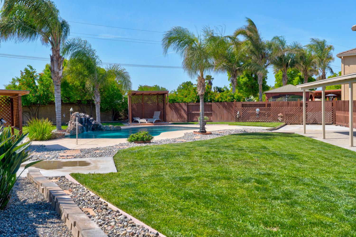 224 San Bruno St, Los Banos, CA 93635