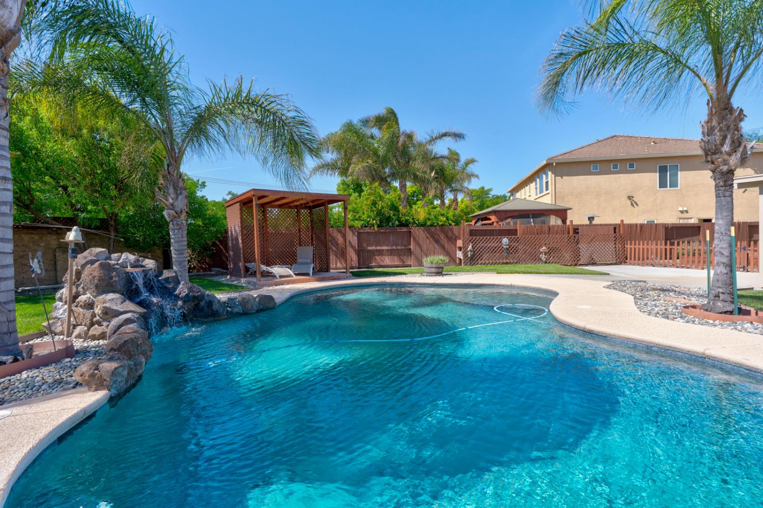 224 San Bruno St, Los Banos, CA 93635