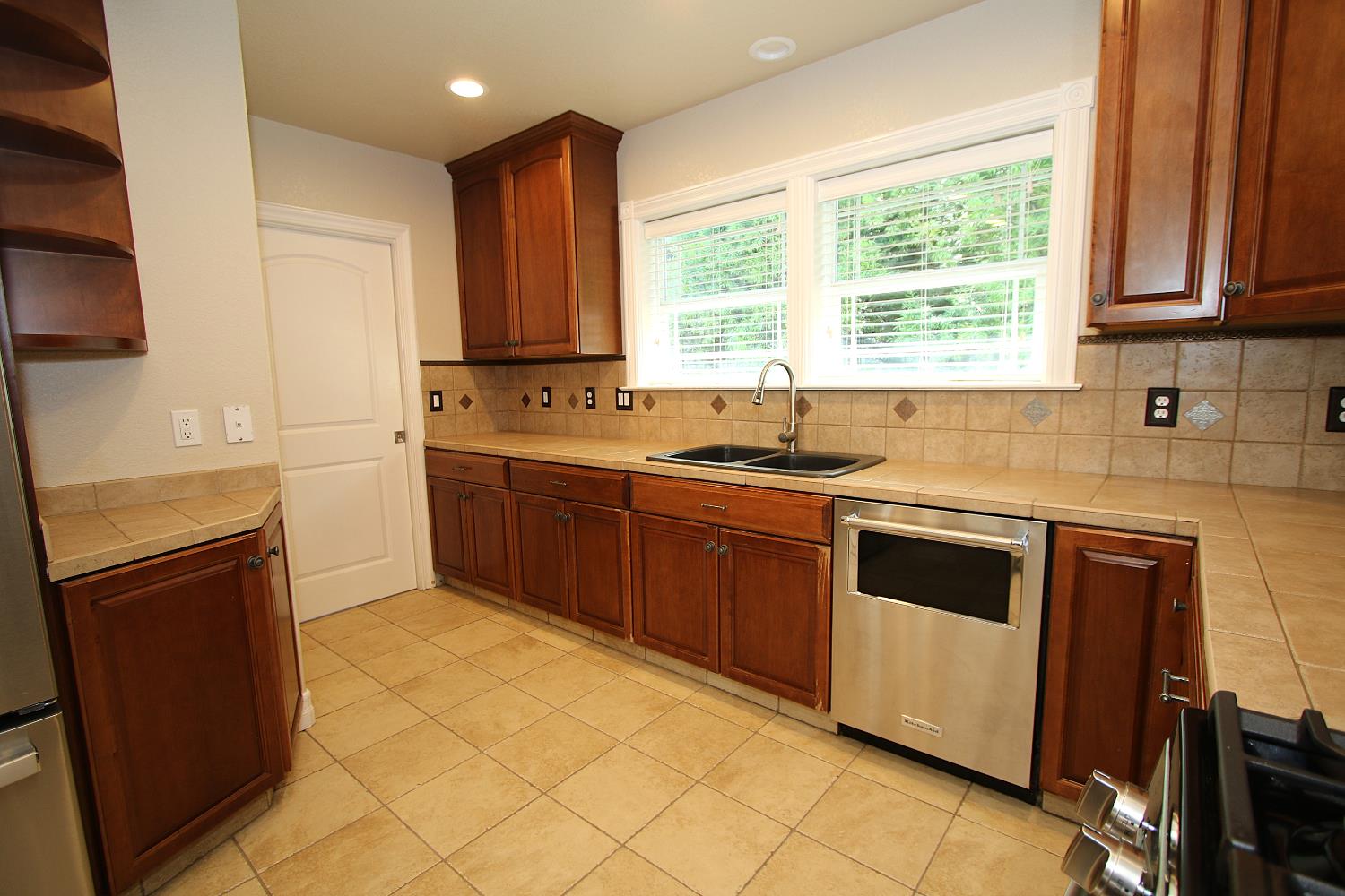 526 Melrose St, Modesto, CA 95354