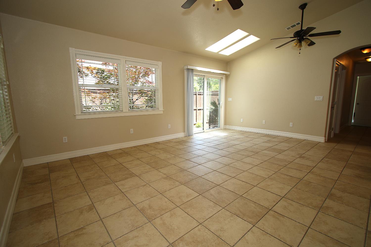 526 Melrose St, Modesto, CA 95354