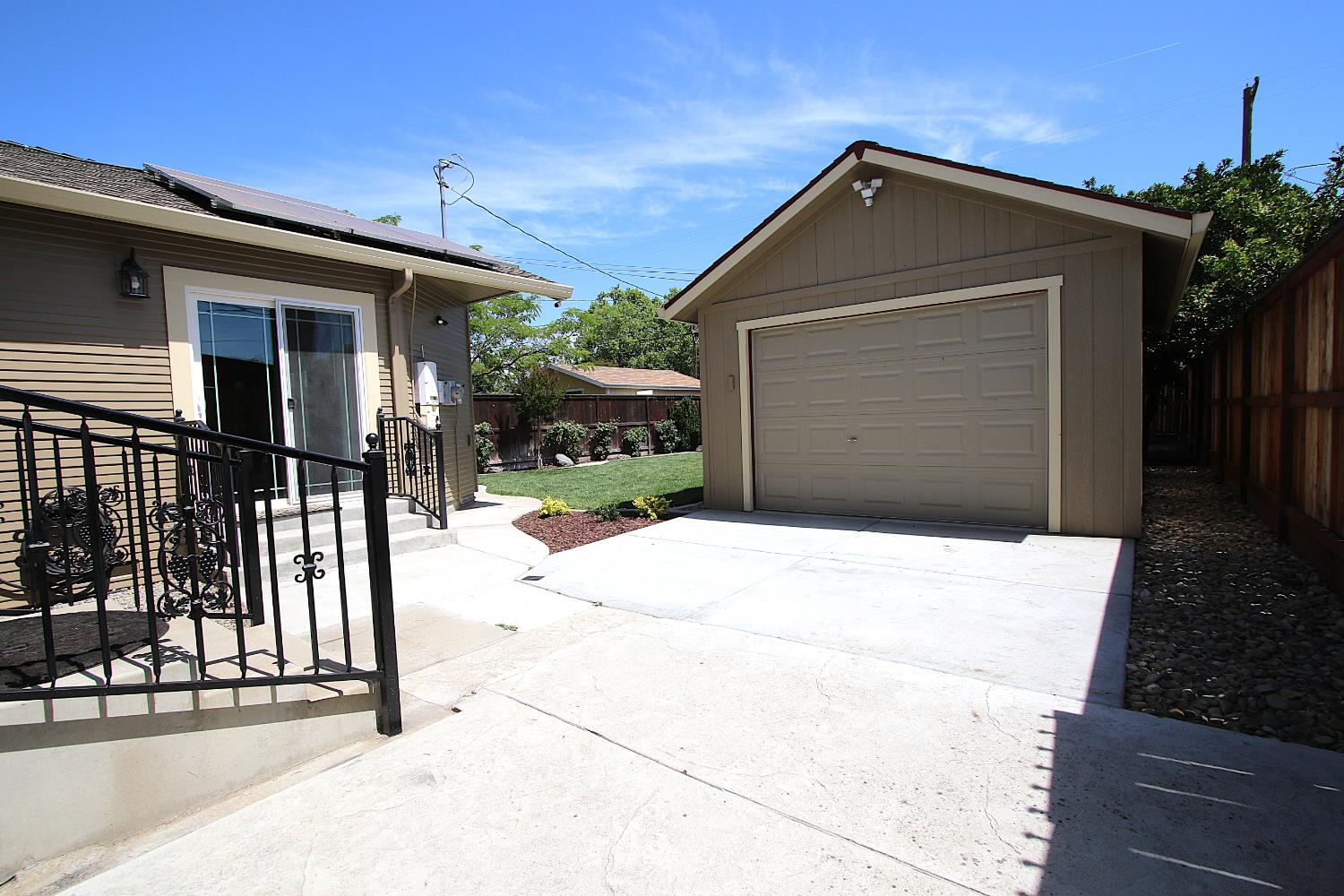 526 Melrose St, Modesto, CA 95354