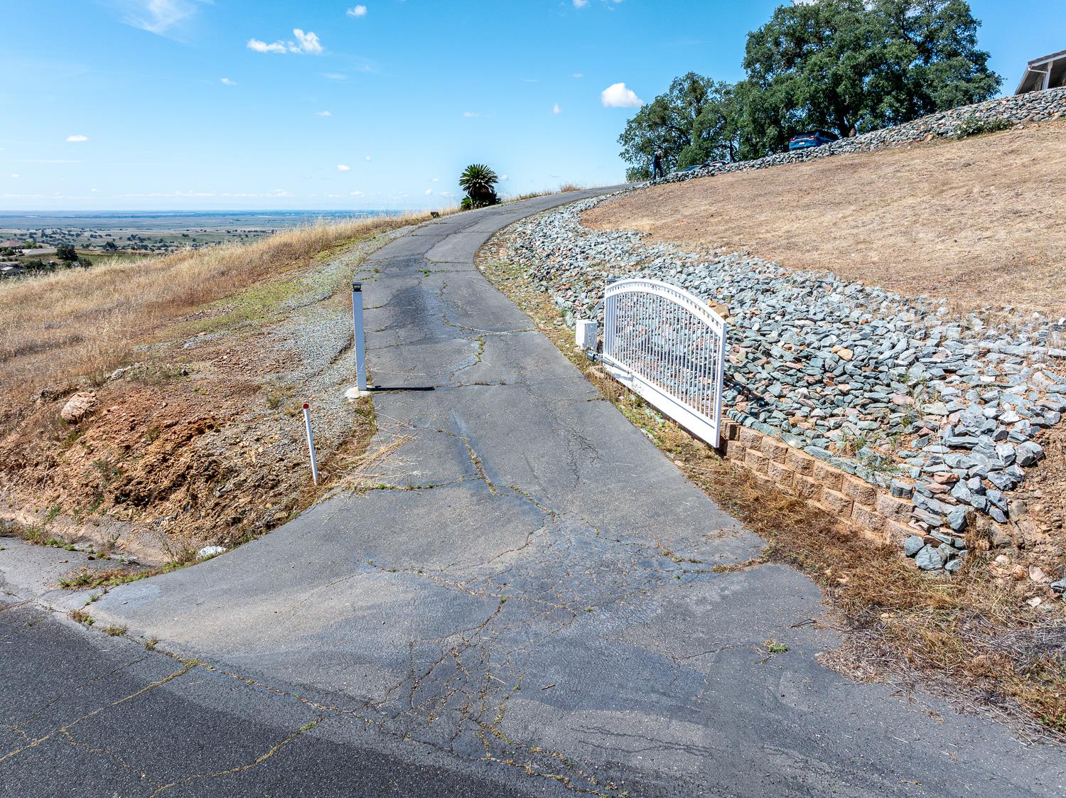 9925 Alamo Dr, La Grange, CA 95329