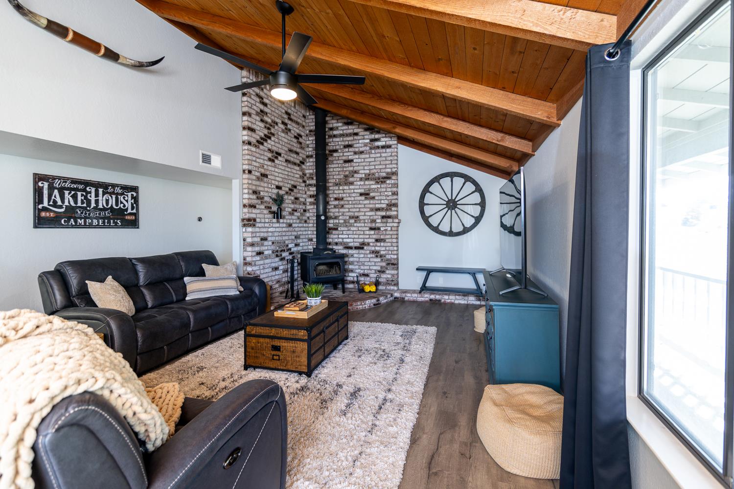 9925 Alamo Dr, La Grange, CA 95329