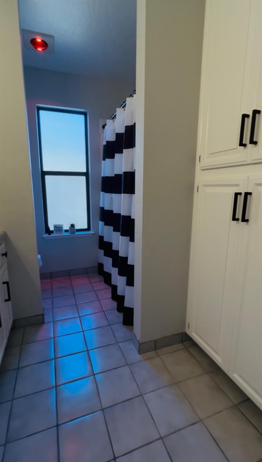 9925 Alamo Dr, La Grange, CA 95329