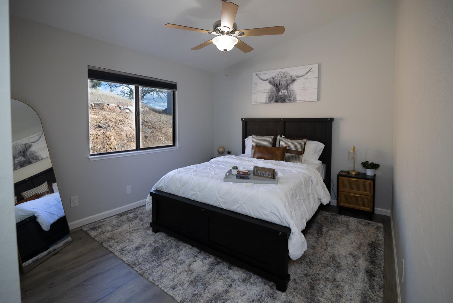 9925 Alamo Dr, La Grange, CA 95329