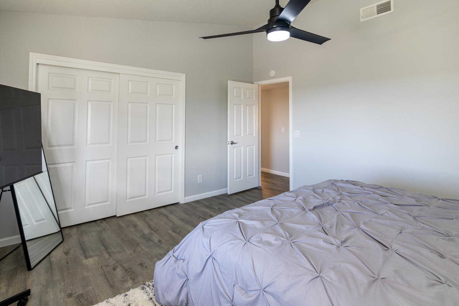 9925 Alamo Dr, La Grange, CA 95329